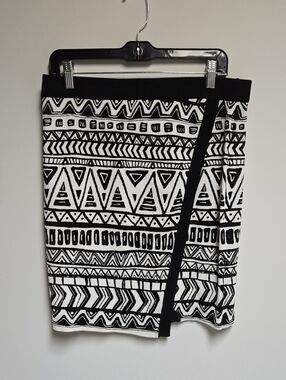 INC International Concepts Black and White Graphic Skirt
